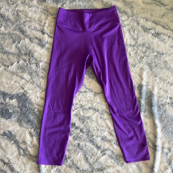Nike One Luxe Mid-Rise 7/8 Leggings - Picture 5 of 9